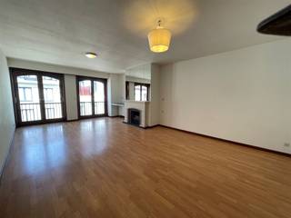 <p><span>Beautiful and centrally located apartment near the station : entrance, spacious living room with fireplace, kitchen, laundry room, spacious bathroom, bedroom with dressing room, 2nd bedroom with fitted wardrobes, large sun terrace, basement. (possibility to buy additional garage box at 45,000 euros) . Epc 201 kWh/m² UC 877904. For further info or visit.  www.immo-lvb.be or 056.21.58.00</span></p>