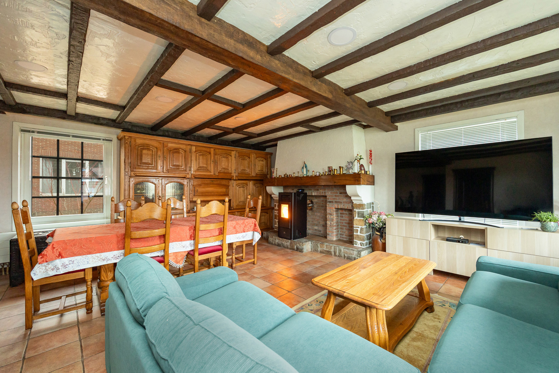 Ruime woning met grote tuin op centrale ligging - foto 4