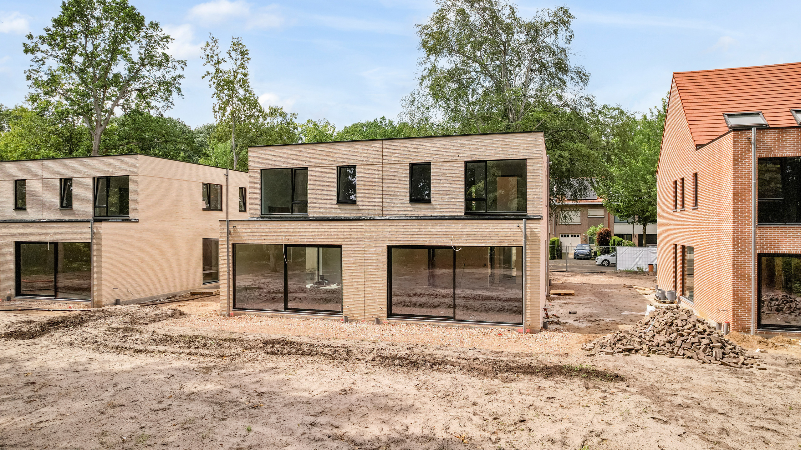 Nieuwbouwproject met halfopen woningen, 4 slpk en 2 badk! - foto 3