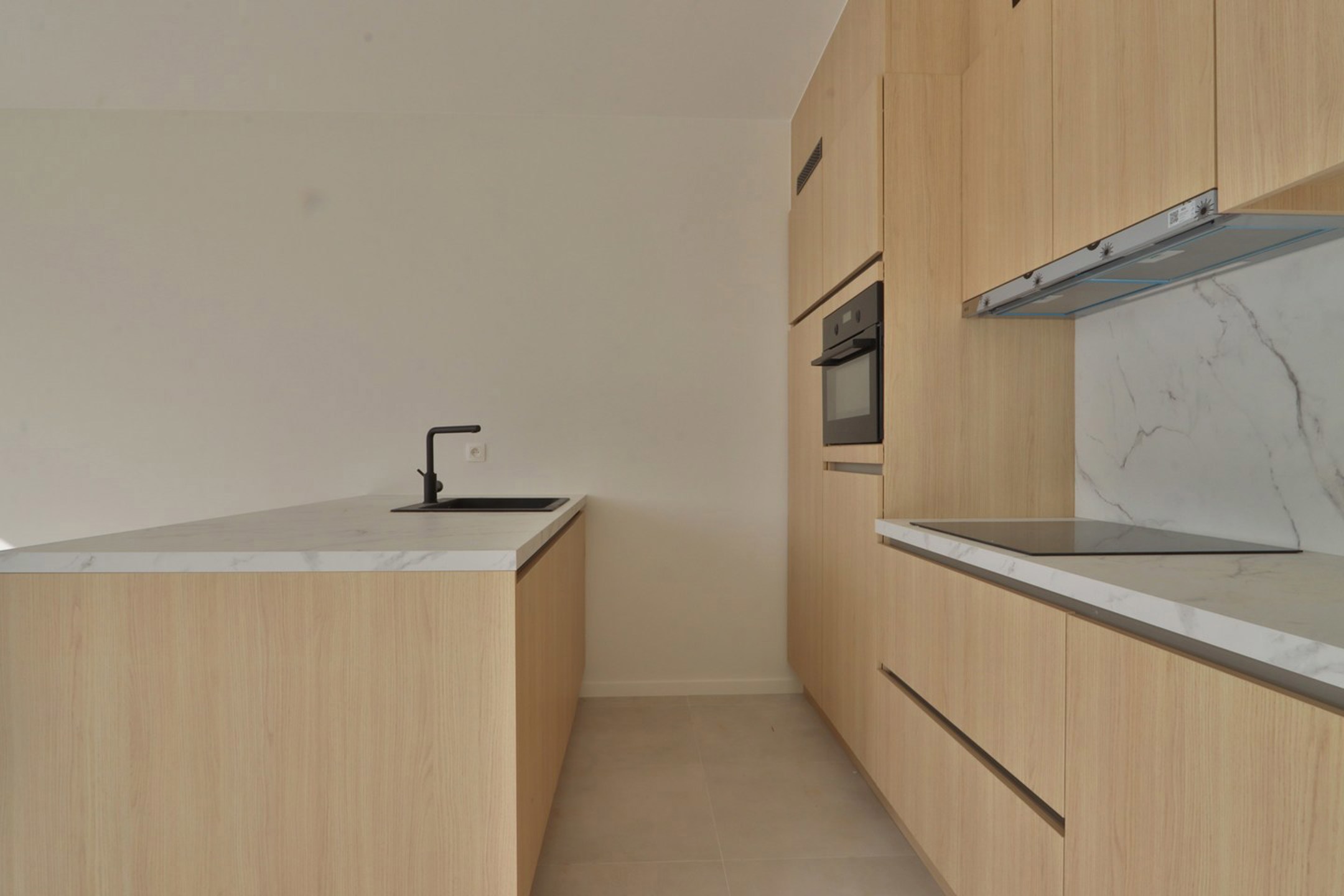 Apartment for rent in Beveren-Kruibeke-Zwijndrecht with 2 bedrooms - photo 4