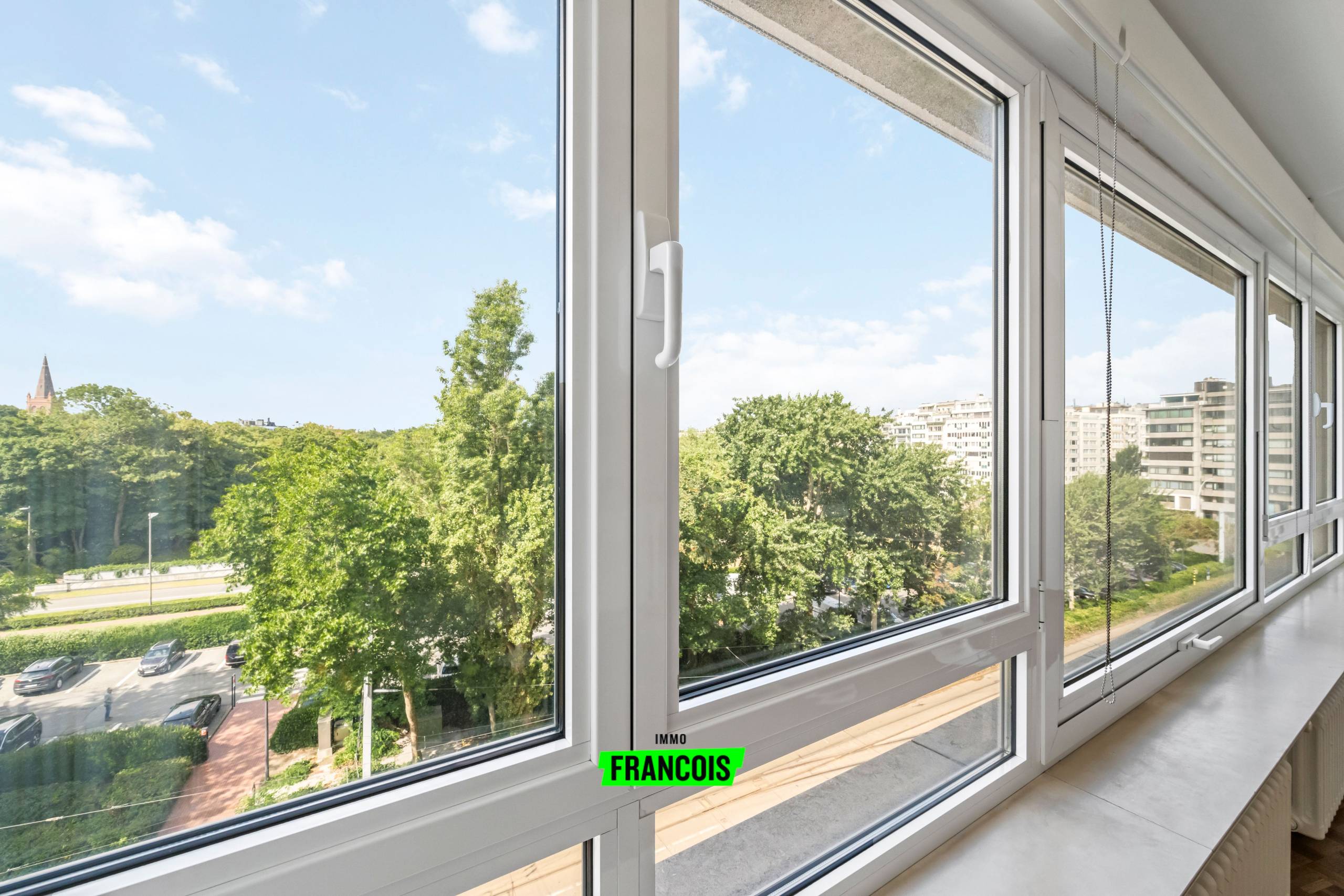 Prachtig architecturaal appartement met zicht op groen te centrum Oostende. - foto 3