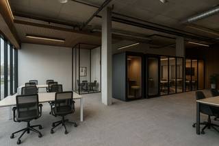 High-end kantoorruimtes op toplocatie in Kortrijk te huur. Gelegen op Evolis 80, op een strategisch punt vlakbij de E17 en de R8, biedt dit gebouw...