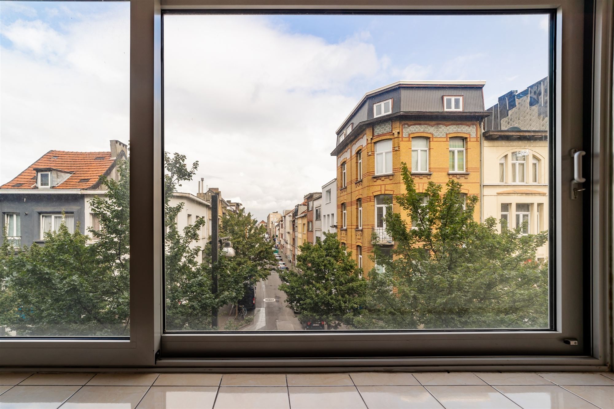 Ruim appartement met 2 slpk en terras - foto 2