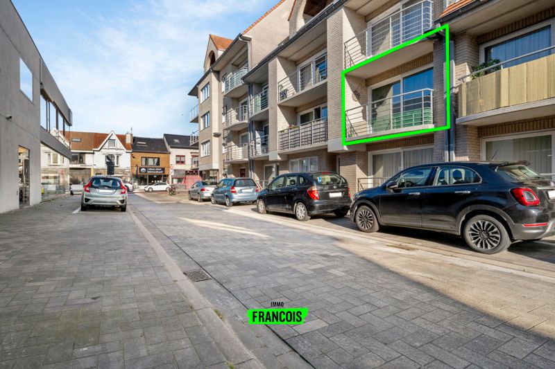 Twee slaapkamer appartement te huur op gunstige ligging met garage én zonneterras te Oostende! - foto 2