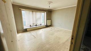 Bakkerij/commerciële ruimte in Vrasene te koop!Ben je op zoek naar een handelspand in Vrasene? Dan is deze oude bakkerij met aangehechte woning,...