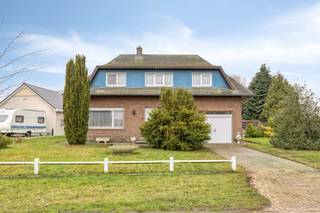 Woning met 4 slaapkamers op een perceel van 12a 12ca te koop in TessenderloIn de Hofstraat, in een rustige wijk nabij het centrum van Tessenderlo,...