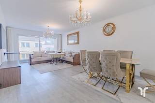 Instapklaar appartement met 3 slaapkamers Aangenaam en lichtrijk appartement, gelegen op het tweede verdiep van een rustige residentie. Gunstig...