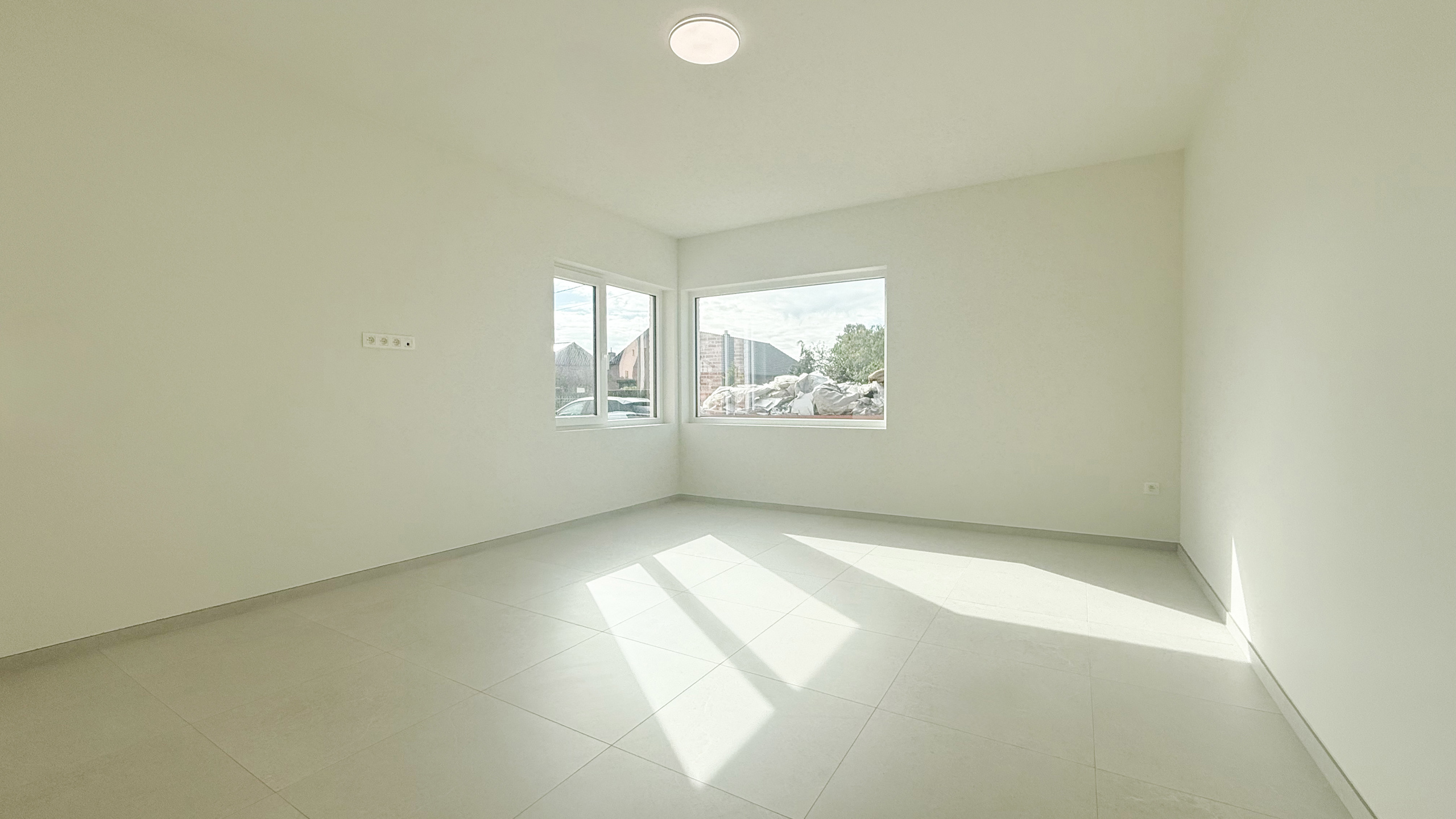Volledig vernieuwde vrijstaande woning te huur in Koersel! - foto 4