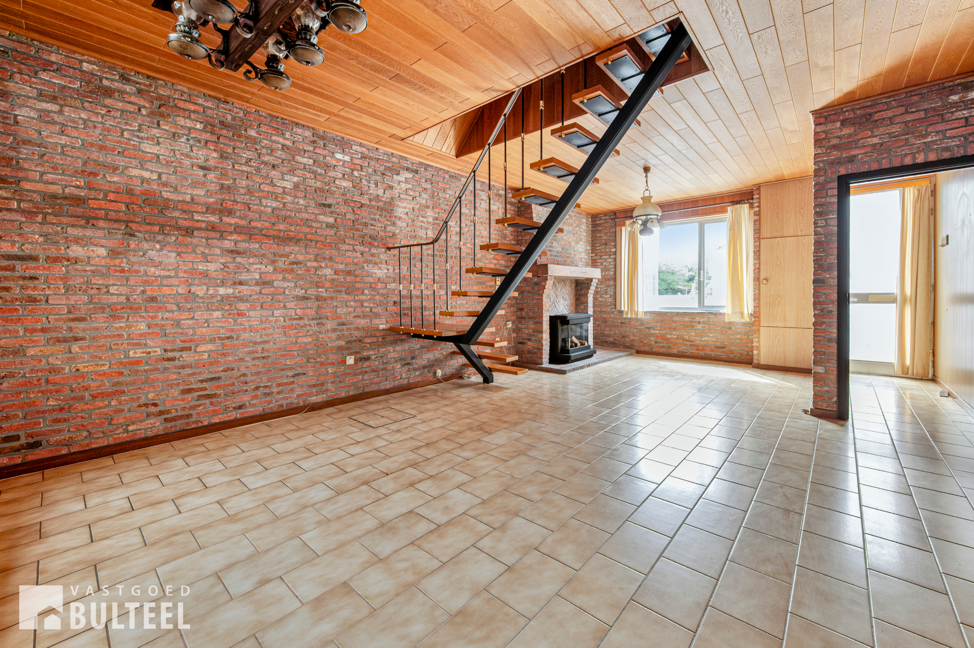 Te renoveren half open bebouwing met 2 slpkrs en tuin. - foto 5