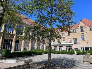 gelegen in het prachtige 't Keizershof op het gelijkvloersalles nieuw, modern en instapklaar, met lichtarmaturen, elektrische zonnewering, horren en...