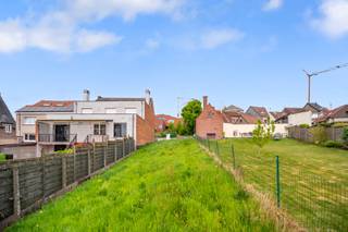 Vous êtes à la recherche d'un terrain à bâtir situé au centre de Roosdaal pour réaliser la maison de vos rêves ? Ce terrain situé dans la...