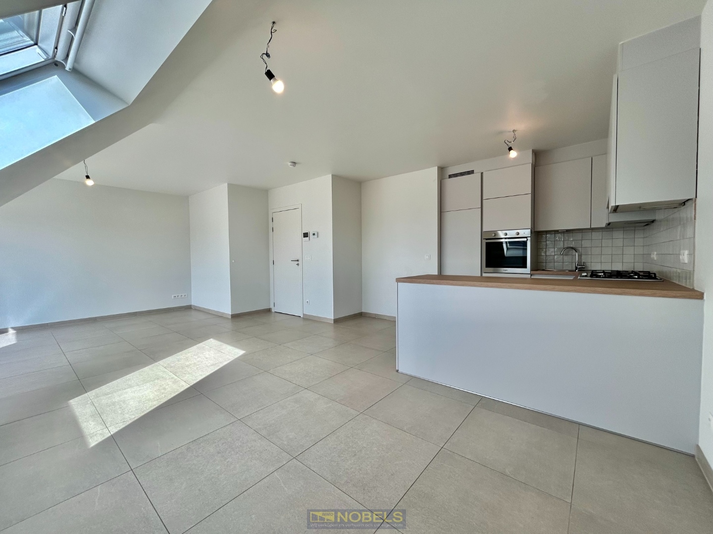 Te huur instapklaar 1-slaapkamer appartement in hartje Ronse met terras en staanplaats - photo 5