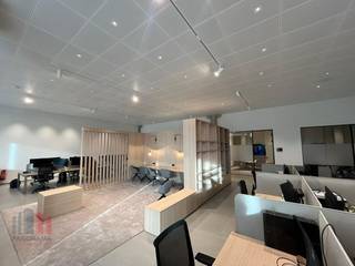 Ce bureau récemment construit est idéalement situé près de la sortie E17 et directement sur l'autoroute N47. La gare de Zele se trouve à seulement...