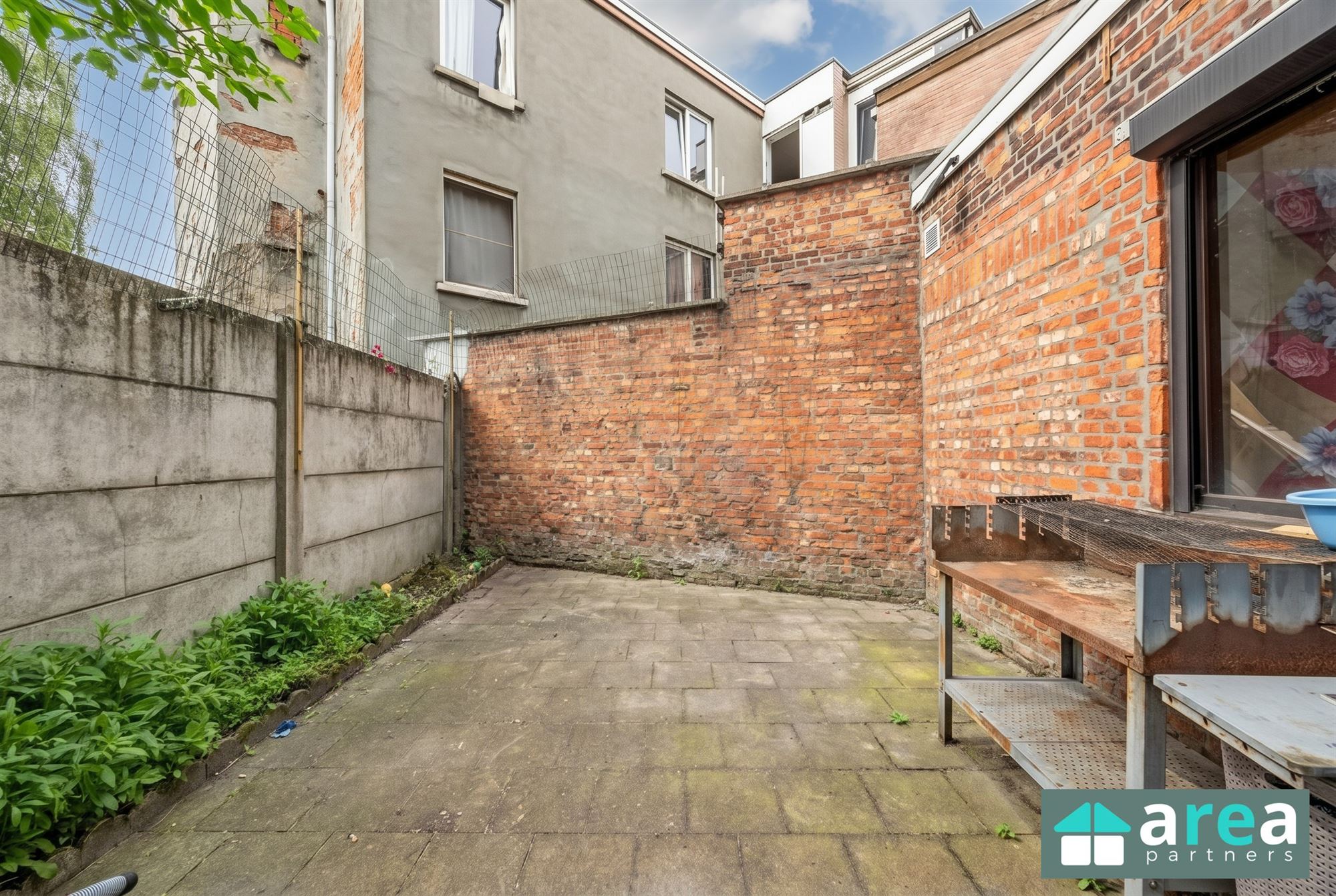 Opbrengsteigendom met 2 appartementen en 2 garages! - foto 5
