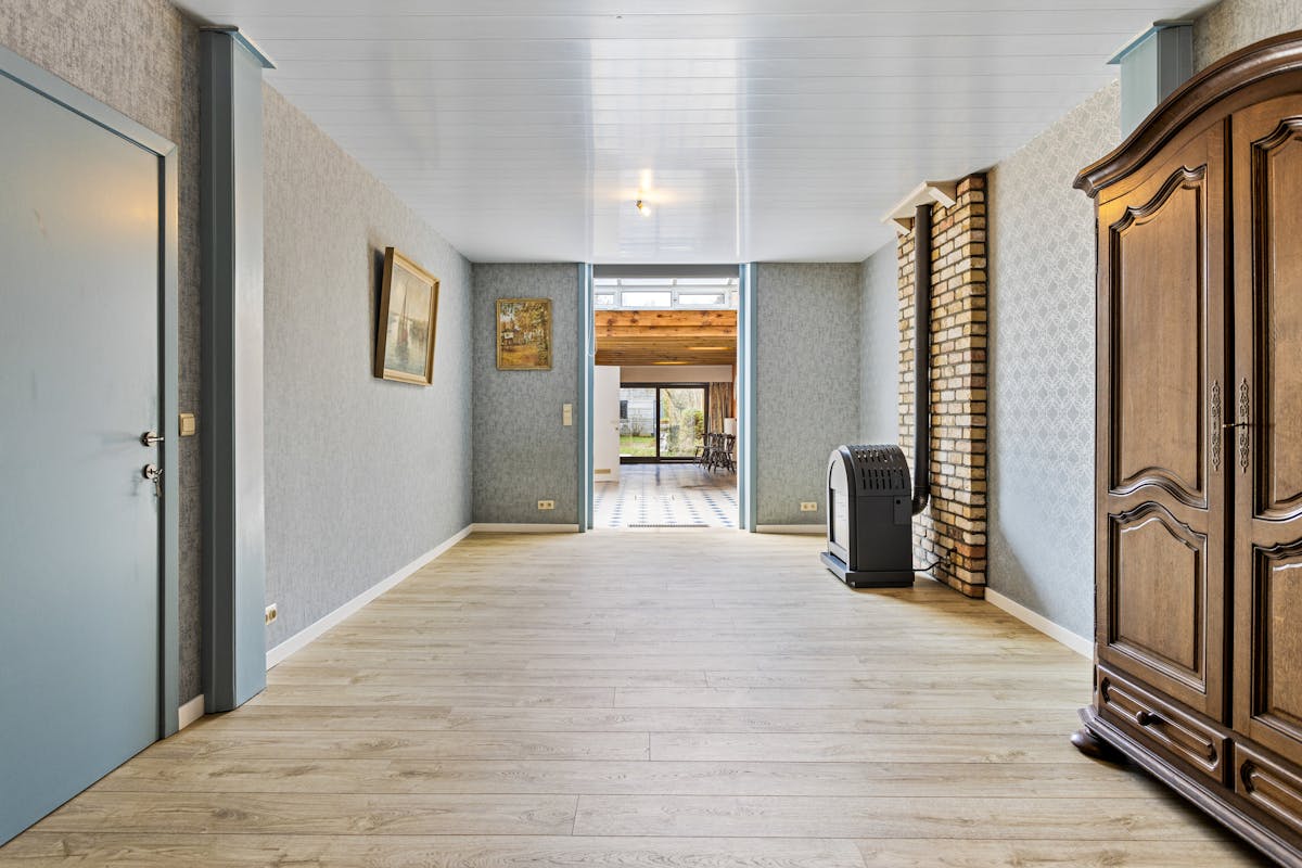 Ruime woning met 4 slaapkamers en leuke tuin in Roeselare! - foto 5