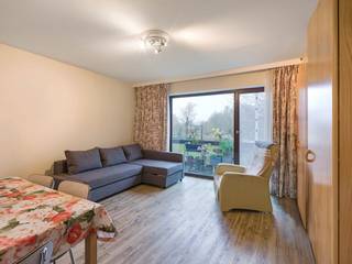 Deze nette te renoveren serviceflat is gelegen op de 1e verdieping van residentie Lindenhof, gesitueerd in een aangename woonwijk in het centrum...