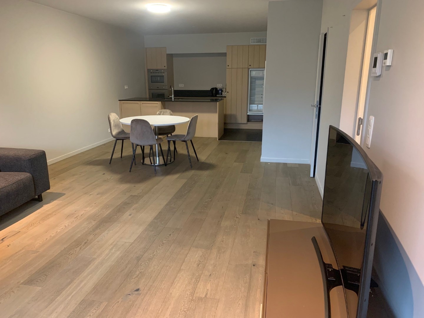 Ongemeubeld tweeslaapkamerappartement met berging én garagebox - prachtige ligging in Stil Ende Brugge - foto 4