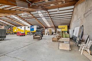 Vous recherchez un espace de stockage dans la région de Bruges ? Ce hangar bénéficie d'un emplacement très avantageux.Avec une superficie de 600 m²,...