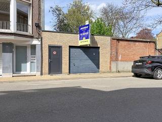 À la recherche d'un garage exceptionnellement spacieux avec un potentiel supplémentaire ? Ce garage situé au 29 Kloosterstraat offre une...