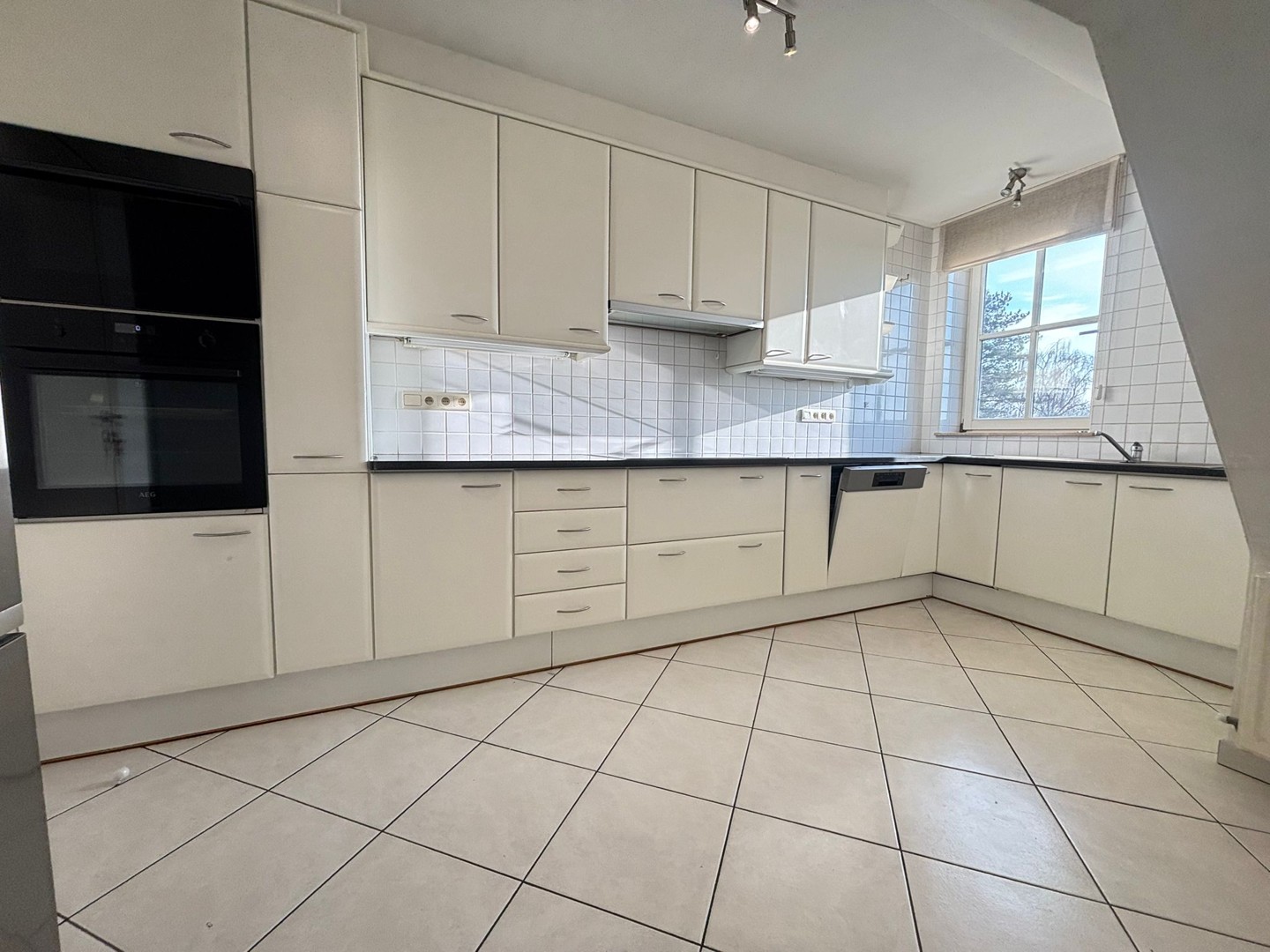 Apartment for rent in Brasschaat with 4 bedrooms - photo 3