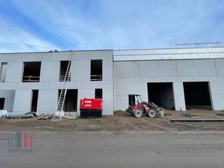 Nieuwbouw magazijnruimte met een oppervlakte van maar liefst 468 m² in combinatie met 3 privatieve parkeerplaatsen. De casco magazijnruimte...