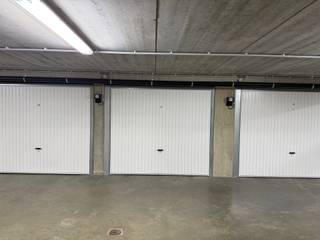 Garagebox te koop gelegen aan de jachthaven van Zeebrugge in residentie New Large Park
Ben jij op zoek naar een ruime garagebox gelegen op de -1 verdieping contacteer makelaar Stéphanie 0472 77 86 60 of stephanie@keyimmo.be voor een bezoek. 