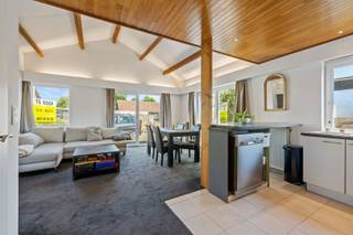 Bungalow met 2 slaapkamers, zonnige terrassen en topligging nabij het Waesmeer.Op zoek naar een rustig gelegen woning, met alles gelijkvloers en...