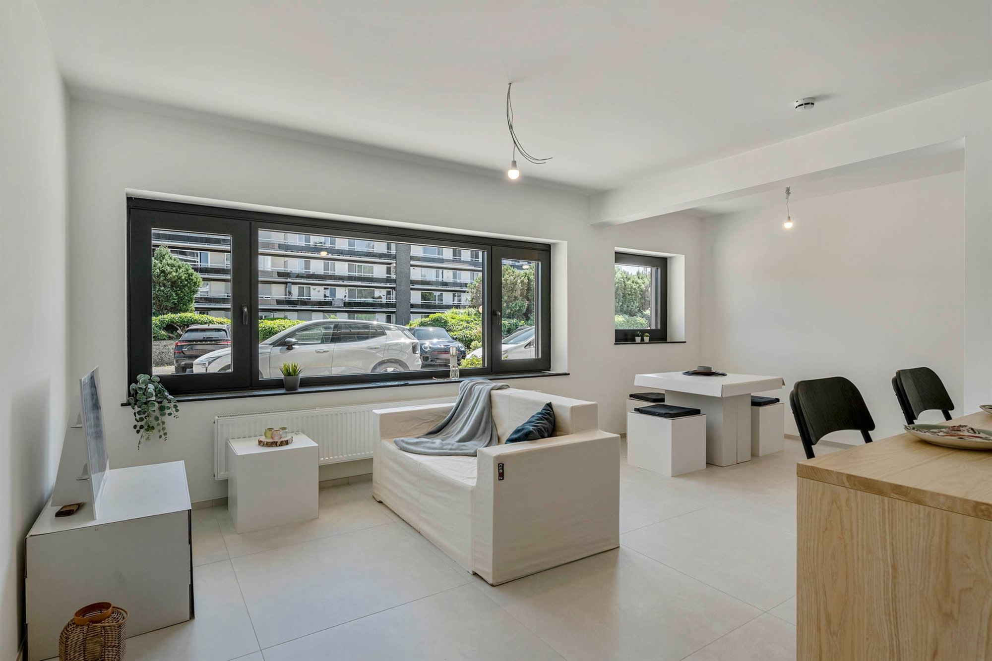Volledig gerenoveerd 1-slaapkamerappartement met autostaanplaats - foto 4