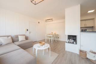 Res. RiazorOntdek dit instapklare appartement met een prachtig zijdelings zicht op de duinen en de zee. Dit charmante appartement ademt een echte...