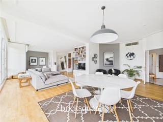 IXELLES – Prime location facing the Boitsfort Hippodrome and on the prestigious Avenue Franklin Roosevelt, just steps from the Sonian Forest, the...