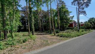 Gunstig en rustig gelegen perceel bouwgrond met een oppervlakte van 6a53ca. Gelegen vlakbij het centrum van Haacht.Zuid-oost...