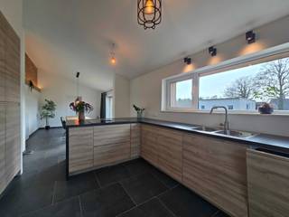 Volledig gerenoveerde open bebouwing met 4 slaapkamers, EPC B en zonnige tuin op 1250 m²Deze volledig gerenoveerde open bebouwing combineert de...