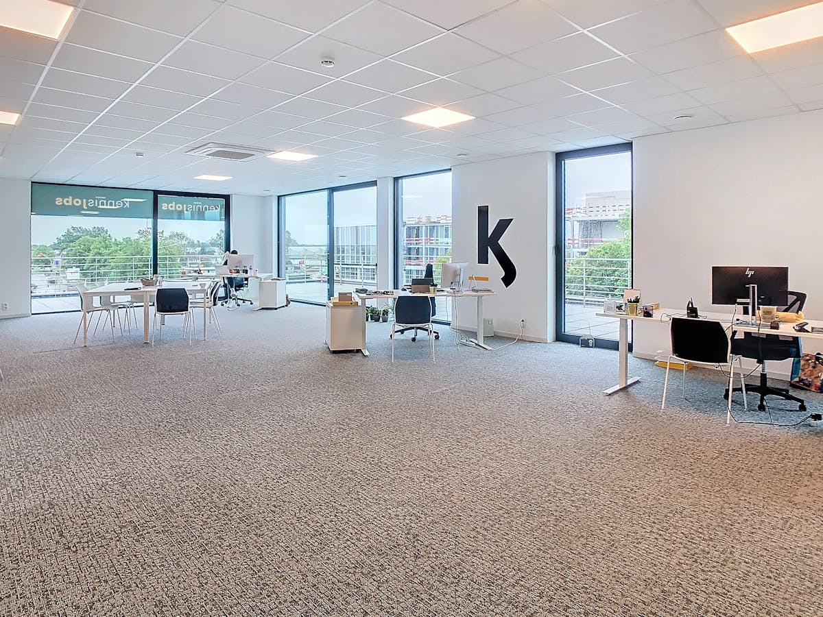 Instapklaar kantoor van ca. 254m² met ruim terras en parking - foto 2