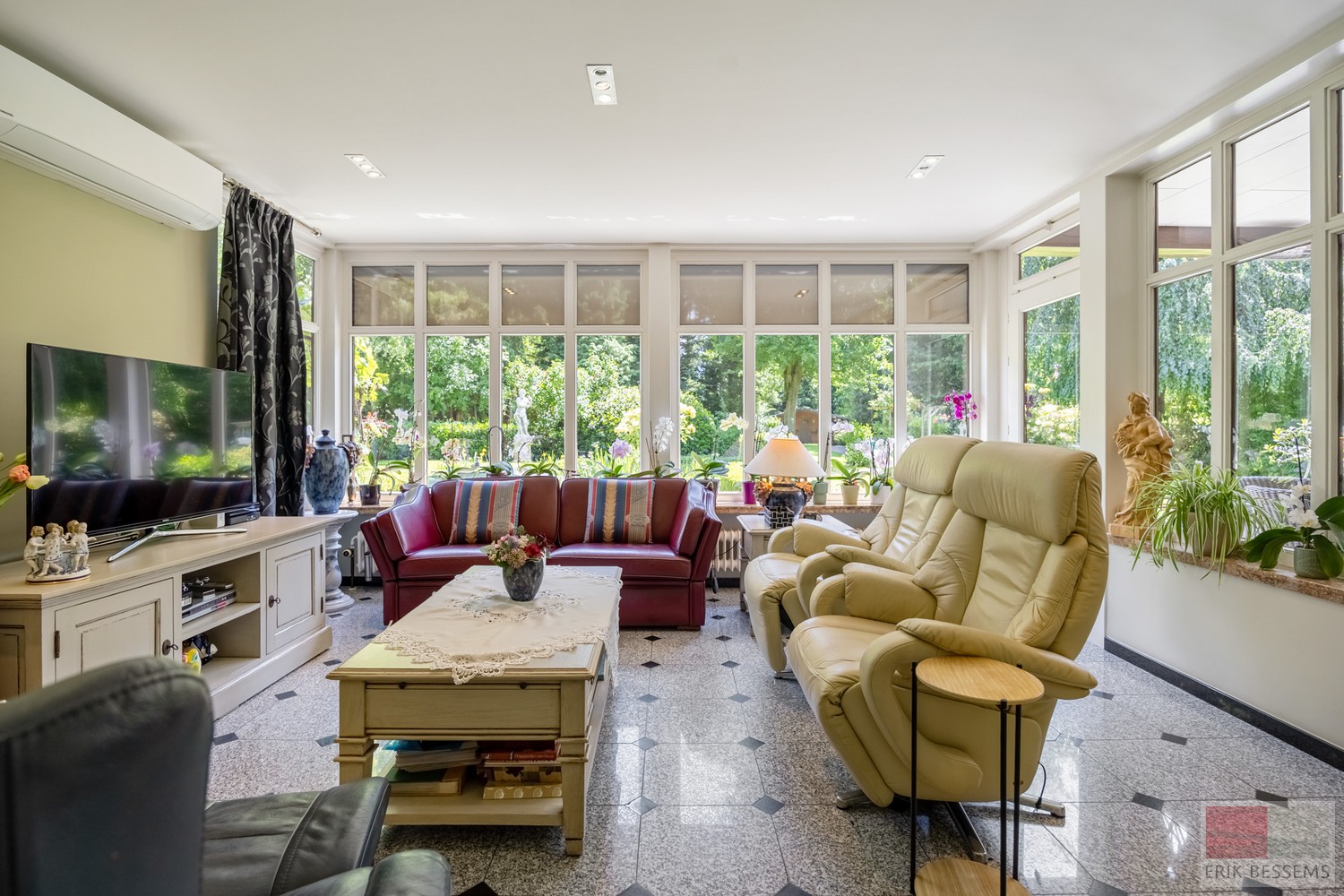 Ruime vrijstaande villa gebouwd in 1989, 365m² woonoppervlakte - photo 5