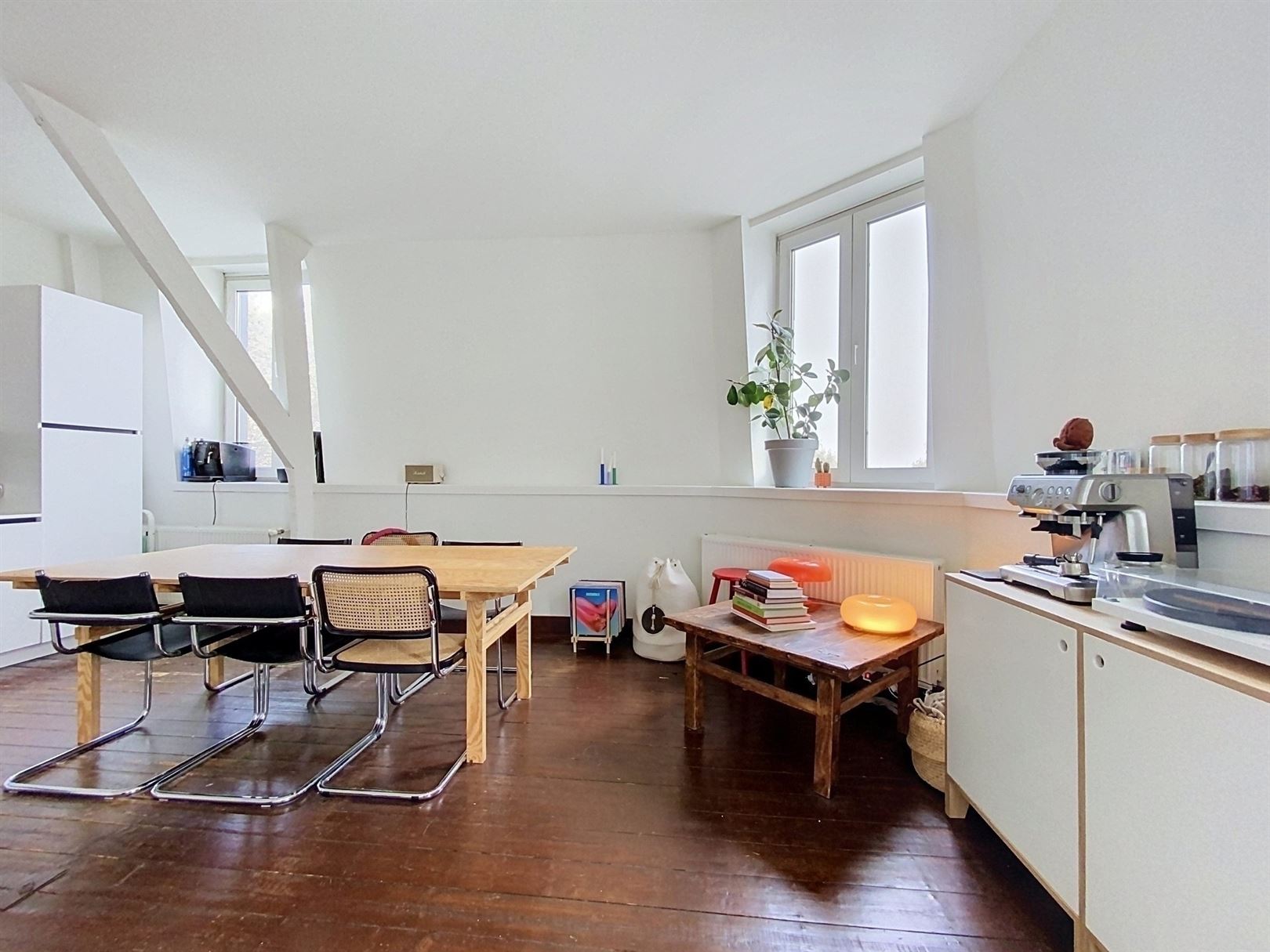Volledig vernieuwd appartement te Antwerpen - foto 4