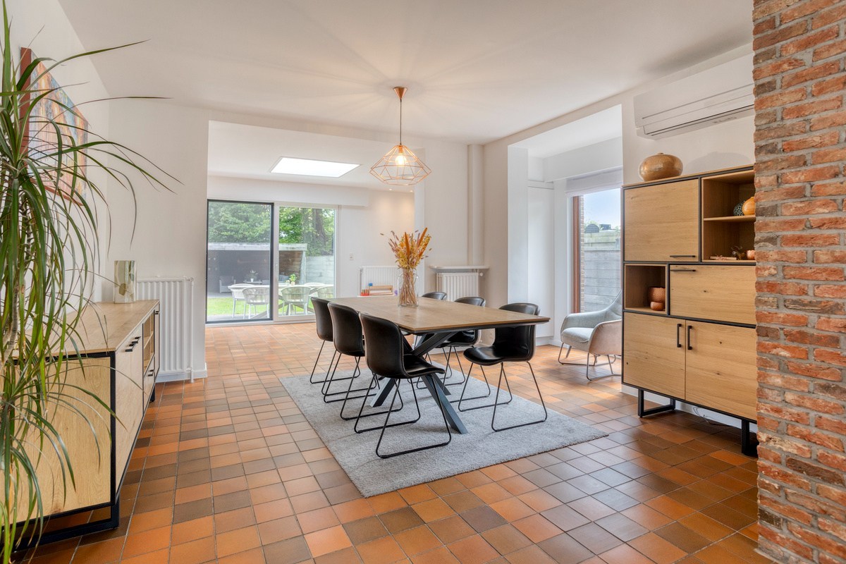 Charmante energiezuinige halfopen bebouwing met 4 slaapkamers, bureau en tuin in centrum Brasschaat - foto 4