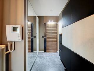 <strong>Stijlvol en hoogwaardig afgewerkt, gemeubileerd appartement met zuidgericht terras in Ganshoren.</strong><br /><br />Ontdek dit prachtige appartement op de derde verdieping, gelegen aan de Van Overbekelaan in Ganshoren. Dit appartement combineert ruimte, lichtinval en een hoogwaardige, moderne afwerking tot een bijzonder aangename woonomgeving.<br /><br />Bij het betreden van het appartement valt meteen de lichtrijke inkomhal & eet- en leefruimte op, die een warme en uitnodigende sfeer creëert. Aansluitend bevindt zich de kwalitatief afgewerkte open keuken, uitgerust met hoogwaardige materialen en een moderne uitstraling. Het appartement beschikt over twee ruime slaapkamers, ideaal voor wie op zoek is naar comfortabel en praktisch wonen.<br /><br />Een absolute meerwaarde is de extra dressing, die dankzij haar veelzijdigheid ook perfect kan worden ingericht als volwaardige extra kamer, of bureauruimte. Daarnaast beschikt het appartement over een praktische berging, die zorgt voor extra opbergruimte. En ook is er een privatieve kelder aanwezig voor extra berging.<br /><br />Ook buiten genieten is hier een plezier dankzij het zuidgerichte terras. Bovendien is er de mogelijkheid om de wagen gemakkelijk te parkeren op de publieke buitenparking van het gebouw.<br /><br />Ook de ligging vormt een belangrijke troef. De Van Overbekelaan biedt een goede aansluiting op het openbaar vervoer, met busverbindingen in de nabije omgeving en tramverbindingen op korte afstand. Zo verplaatst u zich vlot richting andere Brusselse gemeenten en belangrijke knooppunten. Ook met de wagen geniet u van een vlotte aansluiting op de belangrijkste verbindingswegen, waaronder de Keizer Karellaan en de Brusselse Ring. Hierdoor zijn zowel het centrum van Brussel als de omliggende gemeenten gemakkelijk bereikbaar.<br /><br />De combinatie van de hoogwaardige afwerking, de gemeubileerde verkoop, de moderne materialen, de doordachte indeling en de aangename lichtinval maakt dit appartement tot een bijzonder aantrekkelijke opportuniteit voor wie op zoek is naar comfort en kwaliteit.<br /><br />Interesse? De beschikbare documenten en bijkomende informatie over dit appartement kunt u eenvoudig online raadplegen.<br /><br />Wenst u meer informatie of wilt u het appartement graag zelf ontdekken tijdens een bezoek? Neem dan gerust contact met ons op via 02 262 45 78 of stuur een e-mail naar meise@weinvest.be. Wij helpen u met plezier verder!