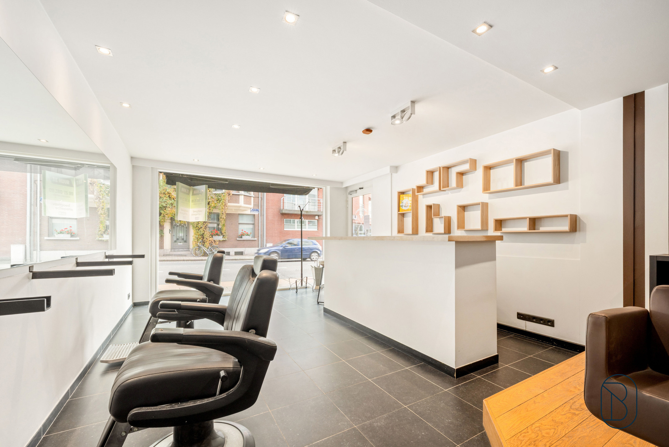 Commercieel gelegen handelspand met studio. - foto 3