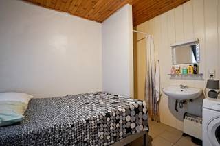 Wenst u betaalbaar te wonen of bent u opzoek naar een betaalbare investering? Dan is dit uw kans! Dit appartement zit in een kleinschalig complex van 8 appartementen. De appartementen worden door de eigenaars zelf beheerd, dus GEEN extra SYNDICUSKOSTEN!  Het appartement is gelegen op de begane vloer. Het beschikt over een leefruimte met open keuken, badkamer,  1 slaapkamer en terras. Dit appartement dat gelegen is op een boogscheut van het centrum van Sint-Niklaas is momenteel verhuurd voor 560 euro/maand. Indien u dit appartement aankoopt als uw enige woonst kan u deze bovendien aankopen aan slechts 2% registratie! Bel vandaag nog voor uw afspraak naar 052/ 41.41.94 of contacteer ons via e-mail!<br />referentie: 5486