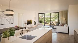Op de hoek van de Essensteenweg en Nieuwmoer-Dorp verrijst De Smidse: een kleinschalig en stijlvol nieuwbouwproject met 12 lichtrijke appartementen, elk met een eigen terras of tuin. De mix van 1-, 2- en 3-slaapkamerappartementen start vanaf €269.000 en wordt aangevuld met 12 bergingen en 18 parkeerplaatsen.<br /><br />De ligging is uniek: in de gezelligste dorpskern van Kalmthout, waar buurtwinkels zoals bakker en slager op wandelafstand liggen en je geniet van de charme van een open landschap. Tegelijk woon je op korte afstand van Essen, Wuustwezel en Antwerpen.<br /><br />De Smidse is volledig gericht op duurzaam wonen. Vloerverwarming via een warmtepomp en ventilatie type D zorgen voor een energiezuinige en comfortabele woonervaring. Bovendien kan je, onder voorwaarden, aankopen aan slechts 6% btw.<br /><br />Het project draagt een rijke geschiedenis. Al sinds 1900 was hier de smidse. Bijna een eeuw lang werden er paarden beslagen en landbouwwerktuigen hersteld. Na het overlijden van Louis in 2020 werd de smidse zorgvuldig geïnventariseerd en integraal geschonken aan het Karrenmuseum in Essen, waar het smidsvuur symbolisch blijft branden.<br /><br />Contacteer LISTED voor een persoonlijke projectbespreking: +32 3 283 51 51.