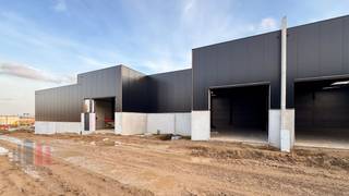 Nieuwbouw KMO-unit van 491 m² met 2 privatieve ruime parkeerplaatsen te huur. Fenomenaal gelegen aan de rand van Brussel te ZELLIK, nabij de...