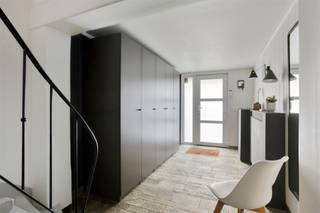 Deze volledig gerenoveerde en instapklare woning is gelegen in Wemmel en combineert ruimte, licht en energiezuinig wonen (EPC B). Dankzij...