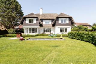 EXCLUSIVE: Luxury Villa Designed by Renowned Architect H. Demyttenaere (2014)This prestigious villa, designed in 2014 by the acclaimed architect H...