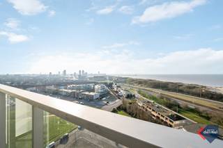 Au 11e étage de la résidence Nautilus, nous vous proposons cet appartement entièrement rénové, offrant une vue imprenable sur Ostende, la mer et...
