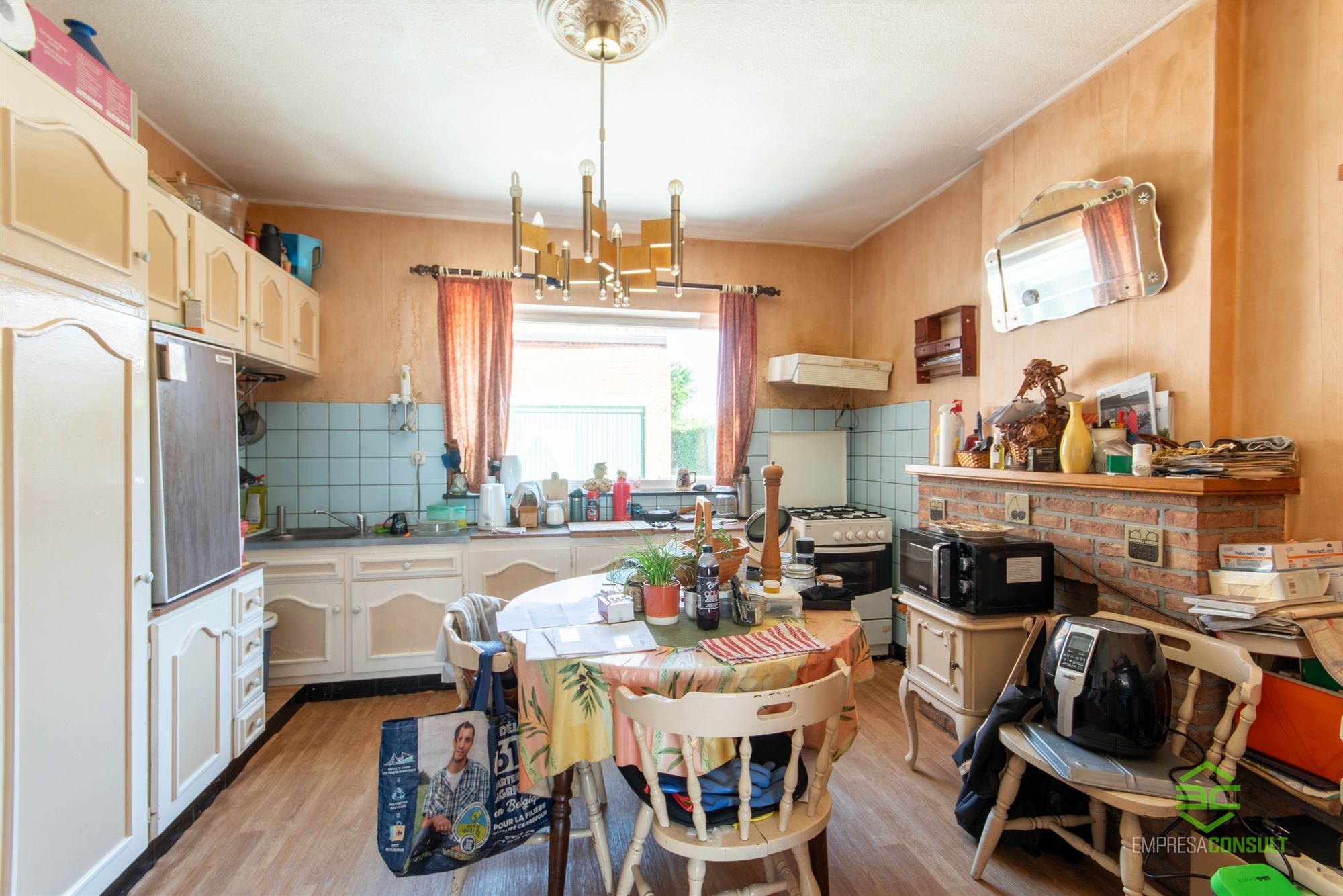 Te renoveren woning met ruime tuin op een rustige ligging! - foto 4