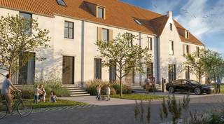 <p>Verkaveling Hoogveld bevindt zich in het hart van Wilsele, een gezellige deelgemeente van Leuven. Je woont hier in een rustige en groene omgeving met alle dagelijkse voorzieningen binnen handbereik: scholen, sportfaciliteiten, winkels en horeca. Tegelijk bereik je het centrum van Leuven in slechts enkele minuten met de fiets. Dankzij de vlotte verbinding met de E314 en de Leuvense ring is ook woon-werkverkeer bijzonder comfortabel. De verkeersluwe ligging maakt dit bovendien een ideale woonplek voor gezinnen en liefhebbers van rust en mobiliteit.<br /><br />Deze stijlvolle nieuwbouwwoning combineert verfijnde architectuur met hedendaags wooncomfort en een duurzame afwerking van topniveau. De woning beschikt over maar liefst vijf volwaardige slaapkamers en biedt ruimte, licht en functionaliteit in elk detail.<br /><br />Op vlak van energie en technieken voldoet de woning aan de hoogste normen: energielabel A+++, zonnepanelen, een geothermische warmtepomp met vloerverwarming, ventilatiesysteem D en regenwaterrecuperatie zorgen voor een uiterst energiezuinig en toekomstgericht geheel. Daarnaast is de woning voorbereid voor een laadpaal en robotmaaier.<br /><br />Een unieke kans om te wonen op een toplocatie in een kwalitatieve en duurzame woning met uitzonderlijk veel ruimte.<br /><br />Meer informatie via lotte@immogve.be of 0474 38 63 93.</p>