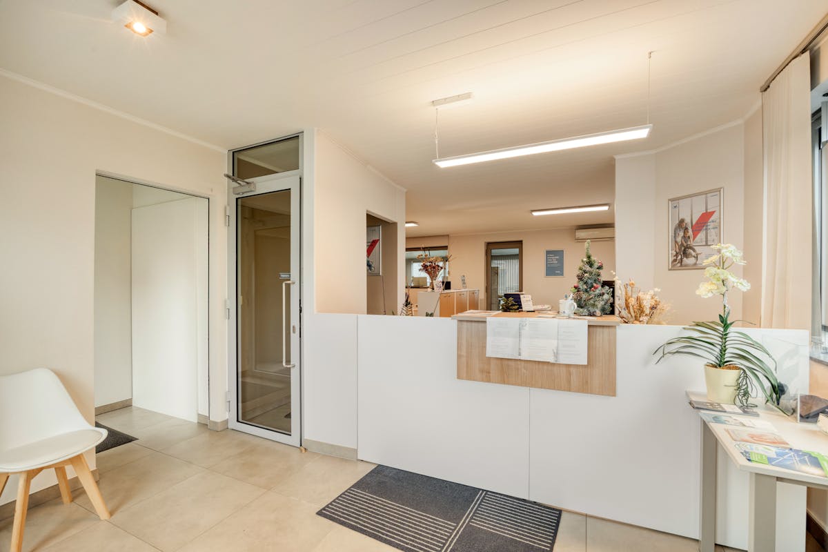 Opbrengsteigendom met kantoor en appartement - foto 4