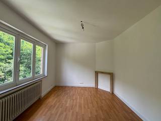 UCCLE, entre Stalle et Calevoet, proche de toutes les commodités et des transports, appartement 2 chambres de ± 72m² situé au 2ème étage d'un...