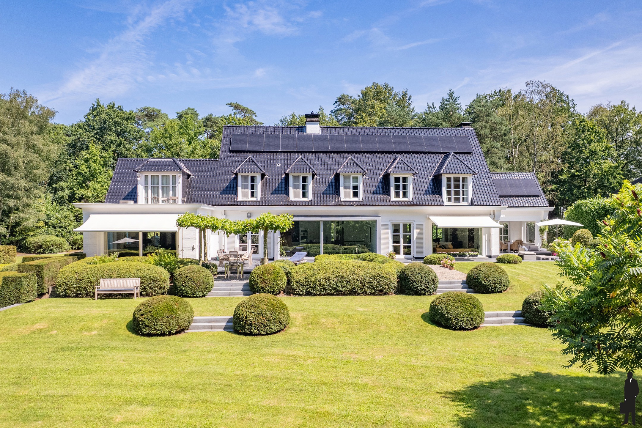 Een tijdloze statige villa (architect Leo Beek) in perfecte staat van onderhoud op 5.040 m² grond! - foto 2