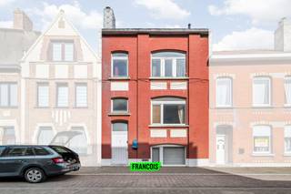 Deze instapklare woning met charmante uitstraling bevindt zich aan het begin van de Vuurtorenwijk te Oostende. U bereikt dus vlot het centrum...